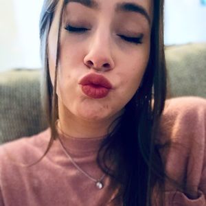 Meet your Posher, Jillian